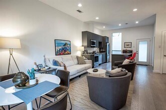 3944 Buena Vista St in Dallas, TX - Building Photo - Building Photo