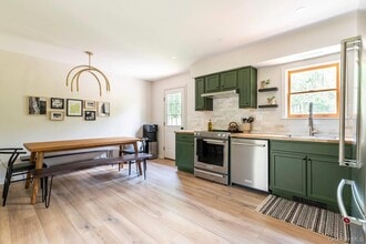 18 Burnt Meadows Rd in Gardiner, NY - Building Photo - Building Photo