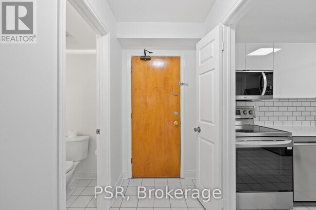 3314 Yonge St in Toronto, ON - Building Photo - Building Photo