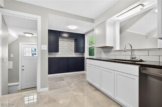 4521 Golfway Rd in South Euclid, OH - Foto de edificio - Building Photo