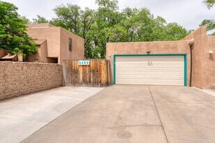 5459 6th St NW in Albuquerque, NM - Building Photo