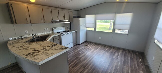 2124 Anne St NW in Bemidji, MN - Building Photo - Building Photo