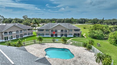 28 Cosmopolitan Dr in Lehigh Acres, FL - Foto de edificio - Building Photo