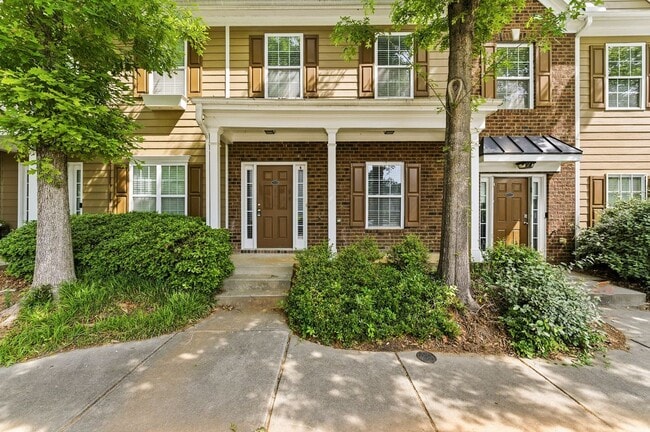 property at 585 McWilliams Rd SE