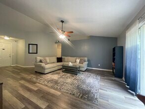 321 Egan Dr in Crestview, FL - Building Photo - Building Photo
