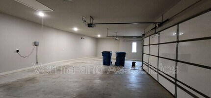 3200 SW Hazelnut Ave in Bentonville, AR - Foto de edificio - Building Photo