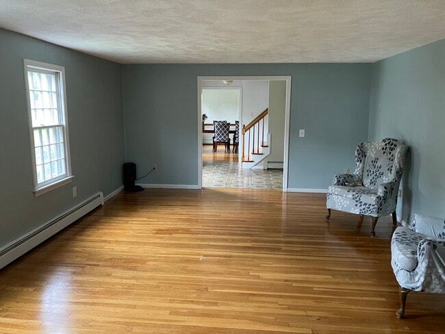 property at 5 Freeman Cir