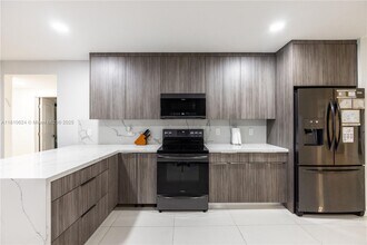 871 NE 182nd Terrace in North Miami Beach, FL - Building Photo - Building Photo
