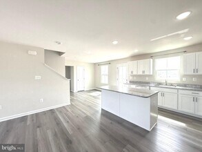 365 Otero Ln in Hedgesville, WV - Building Photo - Building Photo