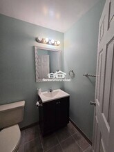 74 Breezeview Dr in Ballwin, MO - Foto de edificio - Building Photo