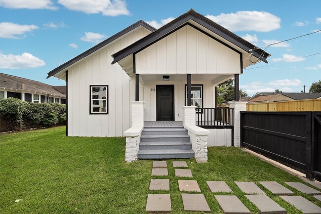 property at 113 Delmar St