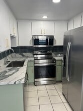 3939 E Allin St, Unit 106 in Long Beach, CA - Building Photo - Building Photo