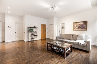 1500 Ave des Pins Ouest in Montréal, QC - Building Photo - Building Photo