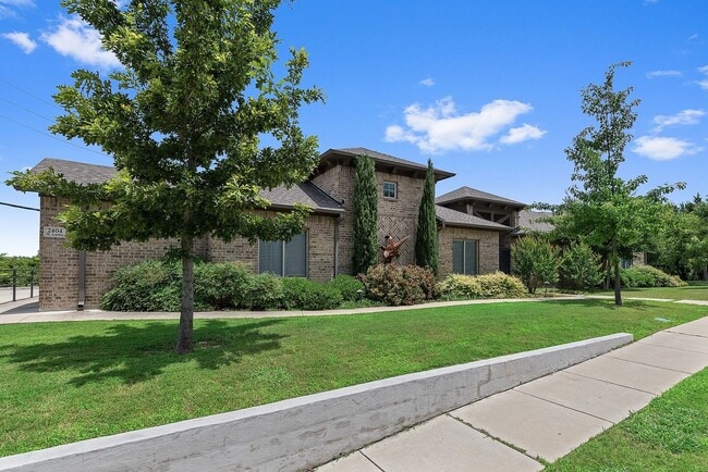 2404 W Lowden St in Fort Worth, TX - Building Photo - Building Photo