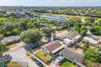 7400 Raleigh St in Hollywood, FL - Building Photo - Building Photo