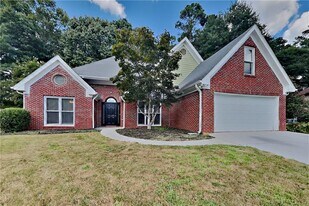 566 Wine Cluster Ct in Grayson, GA - Building Photo