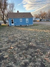 620 S Rowley St in Mitchell, SD - Foto de edificio - Building Photo