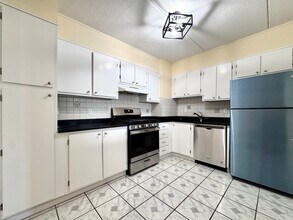 1550 Worcester Rd, Unit 216 in Framingham, MA - Building Photo - Building Photo