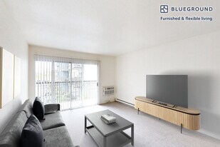 333 1st St in Seal Beach, CA - Building Photo