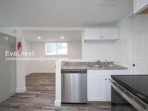 43406 SE N Bend Way, Unit 2 in North Bend, WA - Foto de edificio - Building Photo