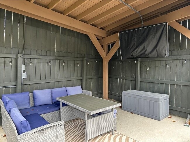 128 Woodberry Ct in Woodstock, GA - Foto de edificio - Building Photo