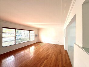 845 Fairway Dr in Miami Beach, FL - Building Photo - Building Photo