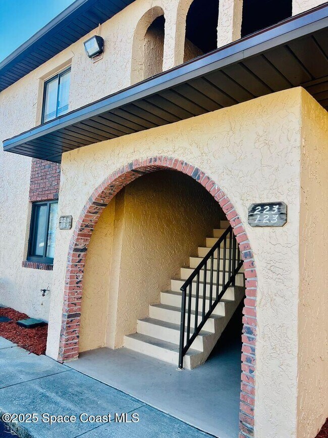 100 San Paulo Cir in West Melbourne, FL - Building Photo - Building Photo