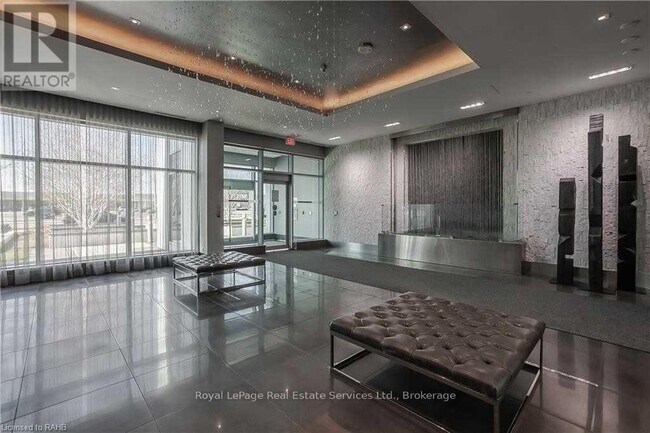 65 Speers Rd in Oakville, ON - Building Photo - Building Photo