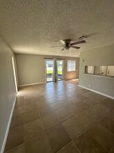 5848 Queen Elizabeth Way in Ft. Myers, FL - Building Photo - Building Photo