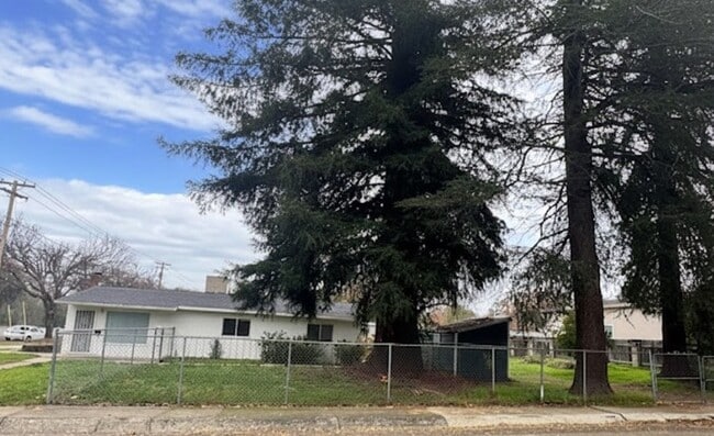 property at 2108 Park Marina Dr