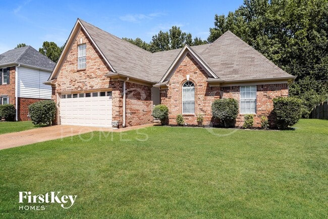 1390 Beaver Trail Dr in Memphis, TN - Foto de edificio - Building Photo