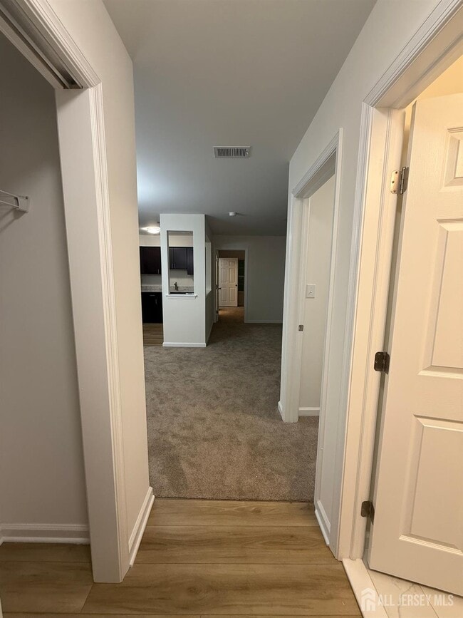 1217 Waterford Dr in Edison, NJ - Building Photo - Building Photo