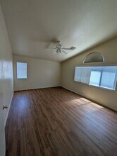 8557 Last Point Ave in Las Vegas, NV - Building Photo - Building Photo