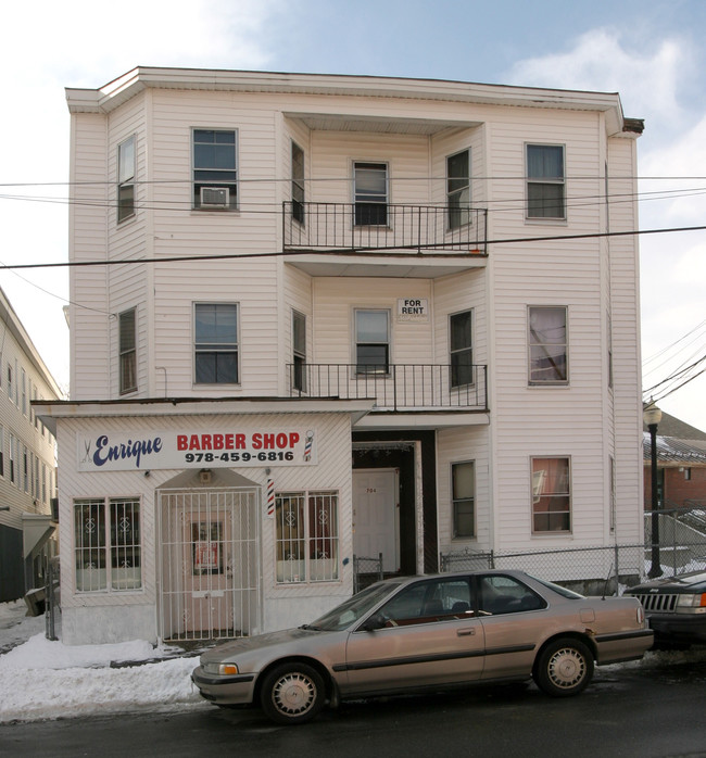 700-704 Merrimack St in Lowell, MA - Building Photo - Building Photo