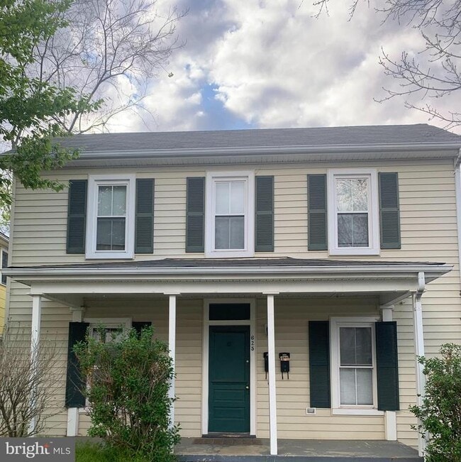 property at 625 Wolfe St