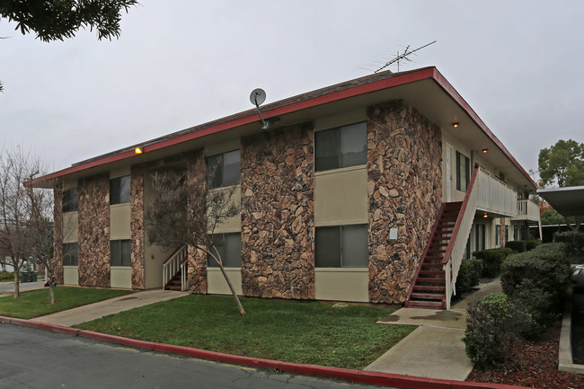 Mission Falls in Carmichael, CA - Foto de edificio - Building Photo