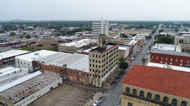 Central Plaza in Temple, TX - Foto de edificio - Building Photo