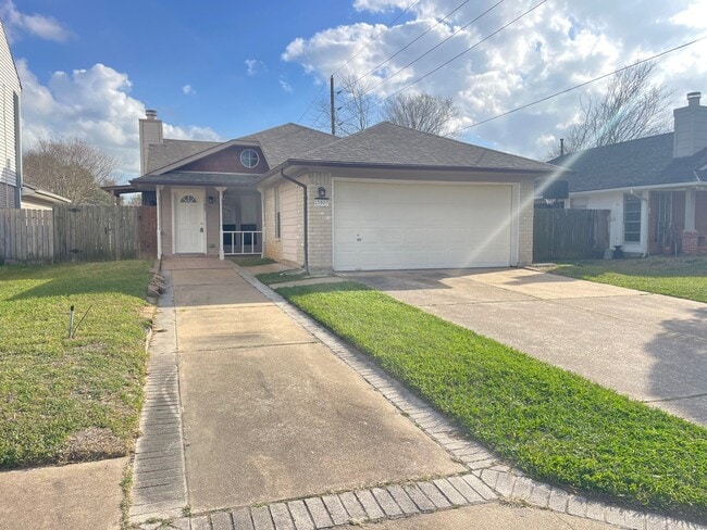 15807 Beechnut St in Houston, TX - Building Photo - Building Photo