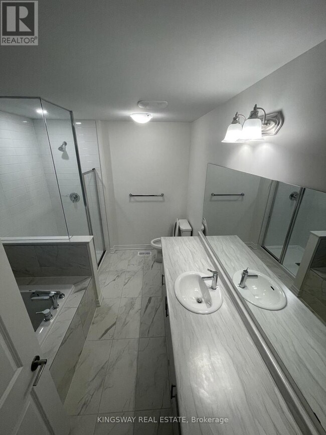 69 Gemini Dr in Barrie, ON - Building Photo - Building Photo