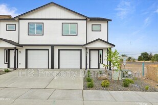 4762 W Quinault Ave in Kennewick, WA - Building Photo