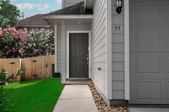 11 Scenic Brook Ct in Spring, TX - Building Photo - Building Photo