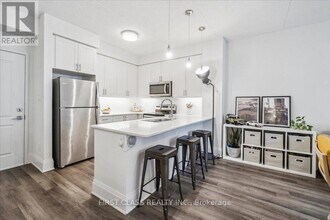610 Farmstead Dr in Milton, ON - Building Photo - Building Photo