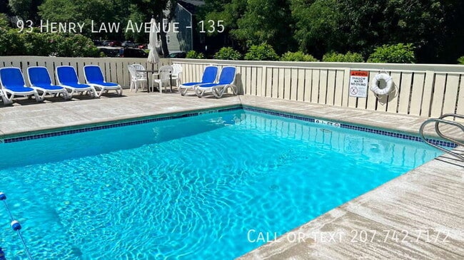 93 Henry Law Ave in Dover, NH - Building Photo - Building Photo