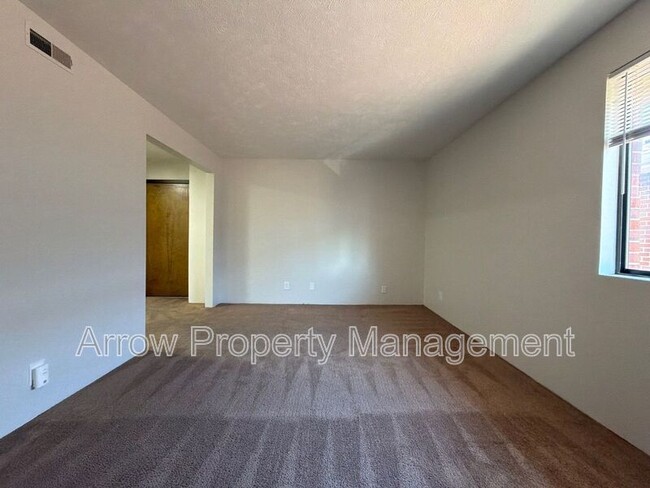 1421 D St in Lincoln, NE - Foto de edificio - Building Photo