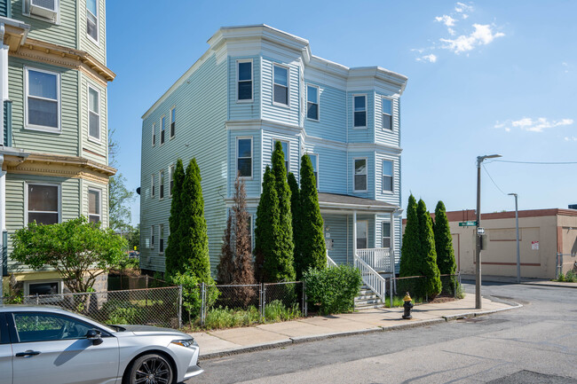 86 Kingsdale St in Boston, MA - Foto de edificio - Building Photo