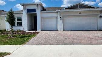 4635 Wandsworth Way in Davenport, FL - Building Photo