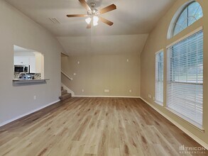 513 Valley View Dr in Lewisville, TX - Building Photo - Building Photo