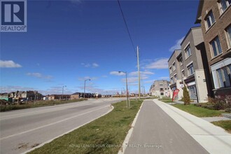 11715 Tenth Line in Markham, ON - Building Photo - Building Photo