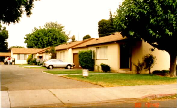 19066 Lowell Ave in Hayward, CA - Foto de edificio - Building Photo