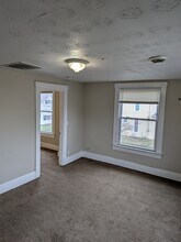 403 Maple Ave, Unit D in Newark, OH - Building Photo - Building Photo